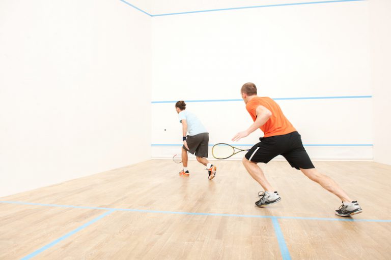 Was ist Squash? Eversports erklärt den rasanten Fitmacher